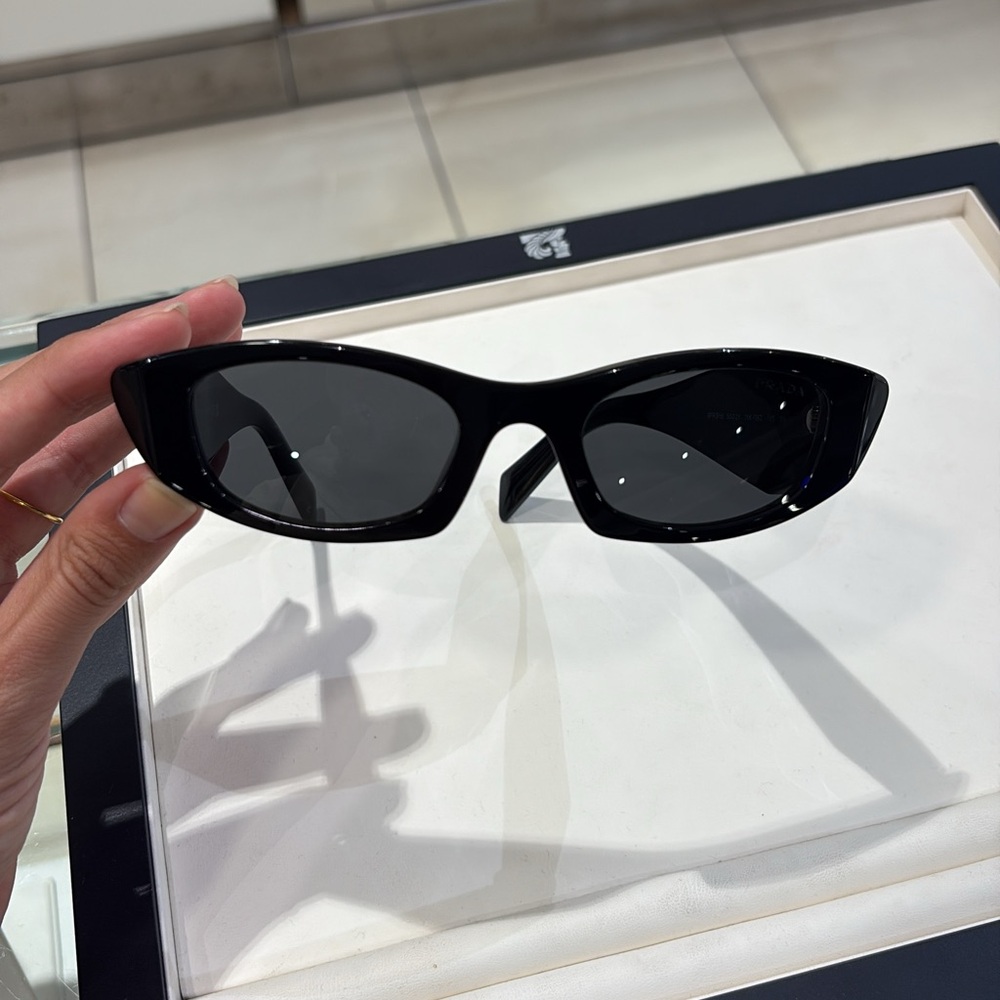 Black Cat-Eye Sunglasses - Women Accessories